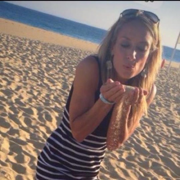 Meet your Posher, Jennifer - Picture 3 of 7